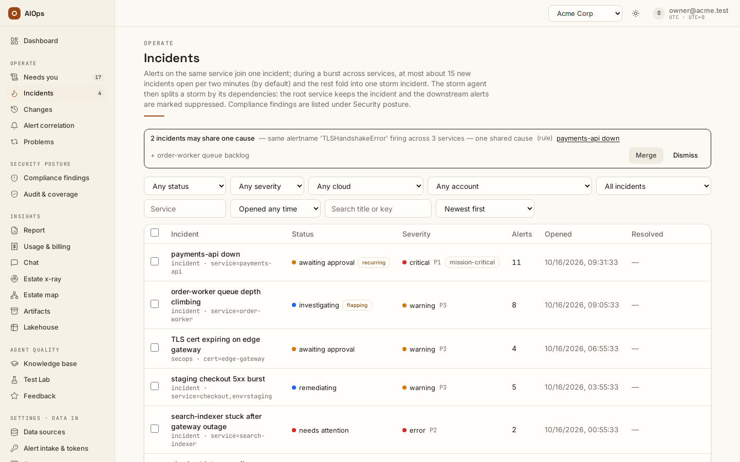 Incidents: status, severity, priority and alert count per incident, the status / severity / cloud / account filters, and the banner proposing a merge when two incidents may share one cause.